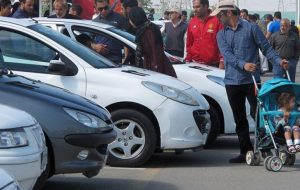نایب رئیس کمیسیون اقتصادی مجلس:عرضه خودرو با قیمت واقعی دست دلالان را کوتاه می کند