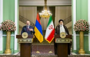 نشست مطبوعاتی نخست‌وزیر ارمنستان و رئیس‌جمهور ایران